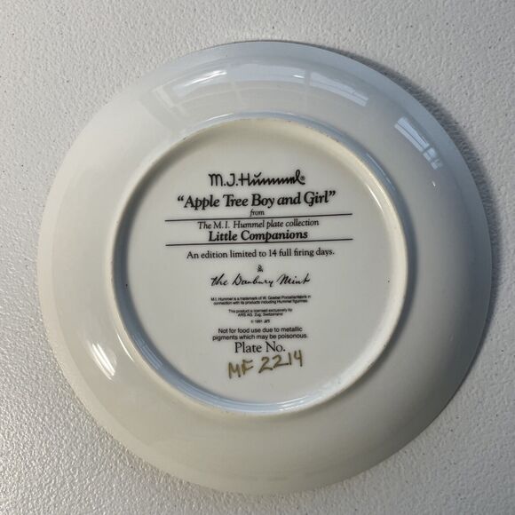 M I Hummel “APPLE TREE BOY AND GIRL” Plate The Danbury Mint Collector 1991 - Picture 6 of 10